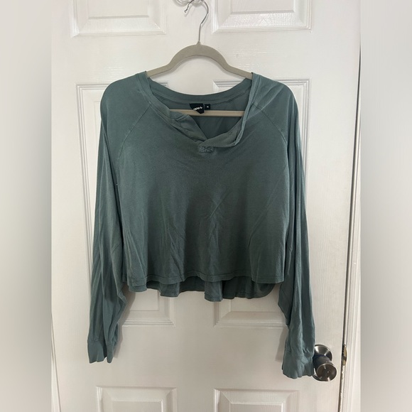 { MONO B} Green Long Sleeve - Picture 2 of 7